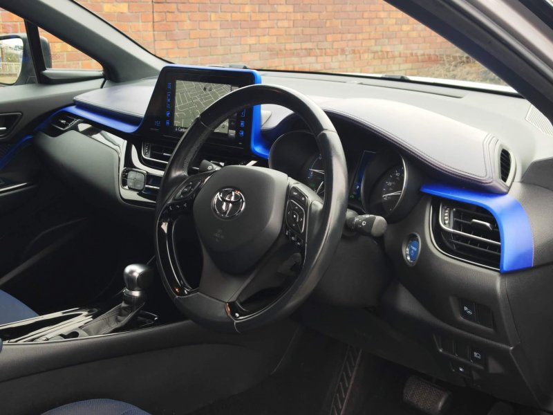 TOYOTA C-HR