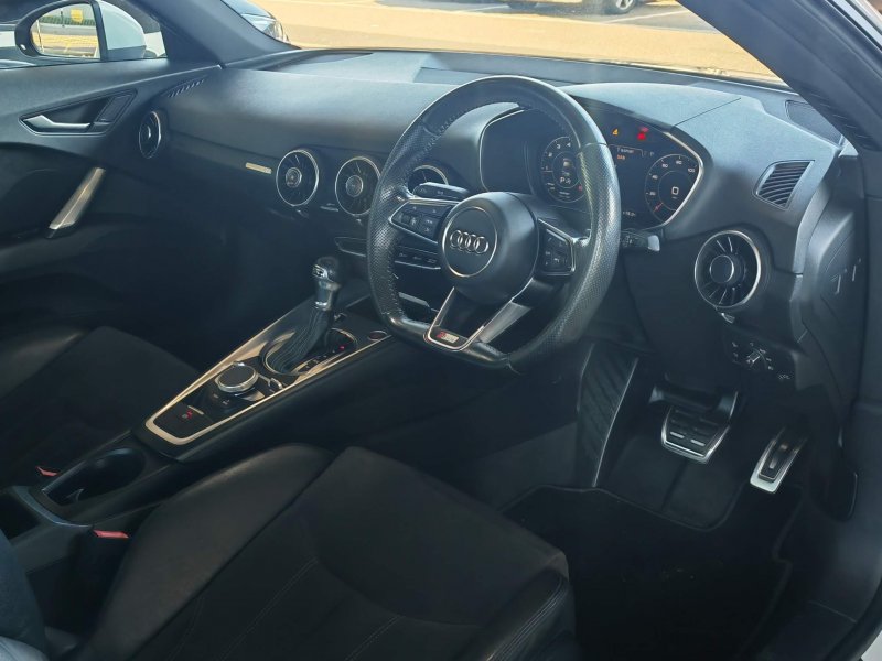 AUDI TT