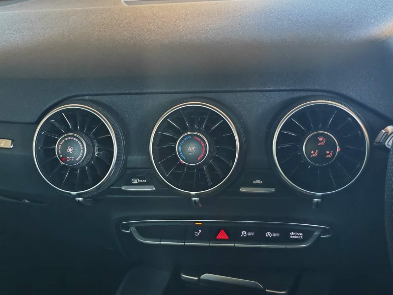 AUDI TT