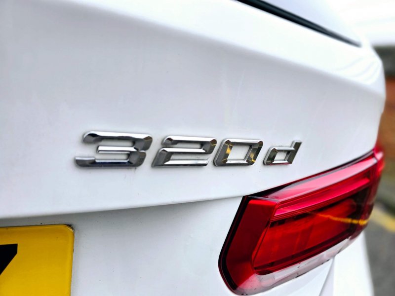 BMW 3 SERIES