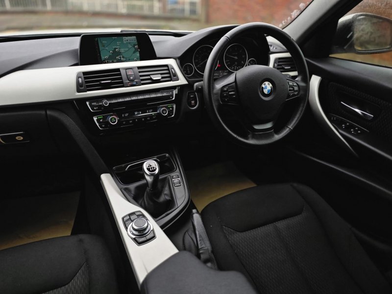 BMW 3 SERIES