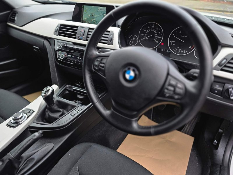 BMW 3 SERIES