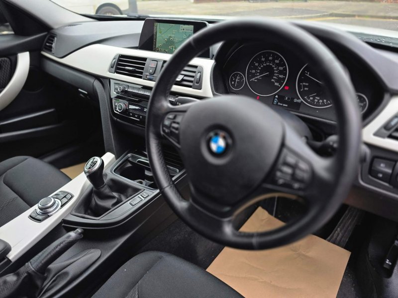 BMW 3 SERIES