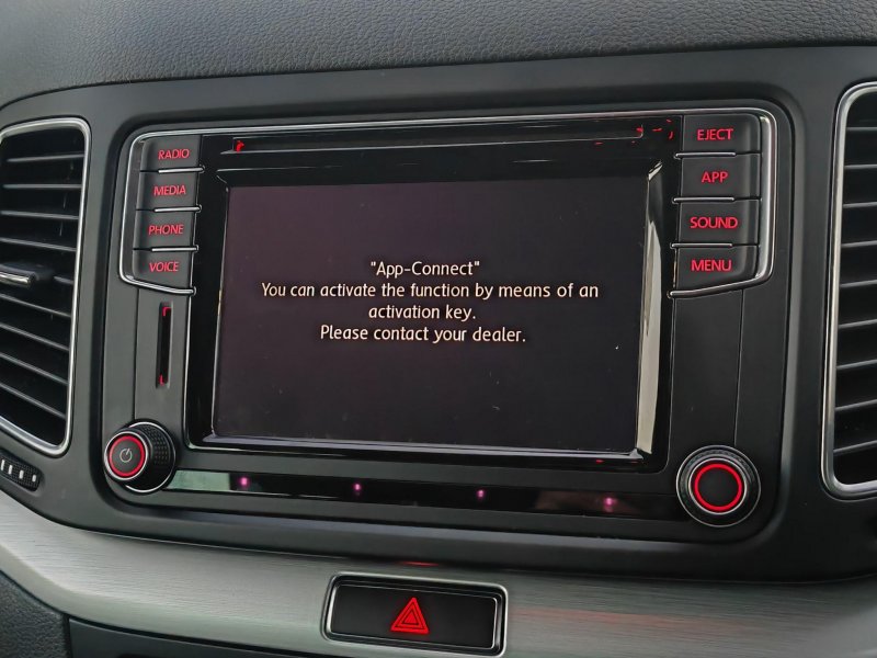 VOLKSWAGEN SHARAN