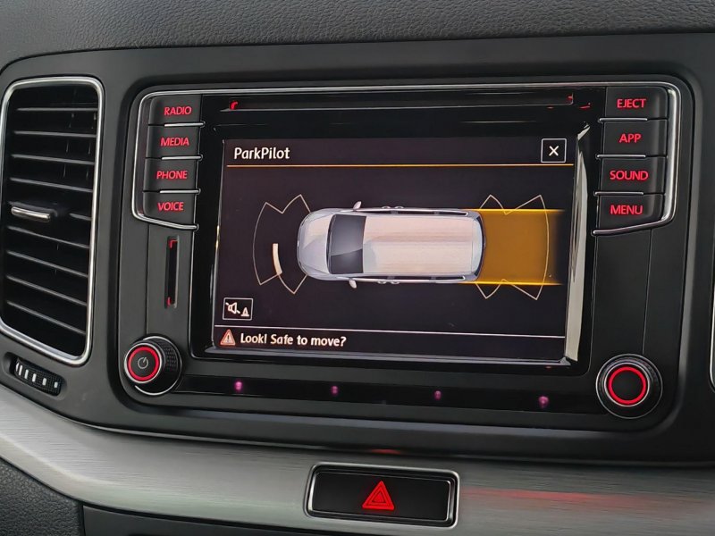 VOLKSWAGEN SHARAN