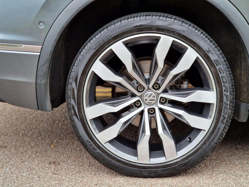 VOLKSWAGEN TIGUAN ALLSPACE