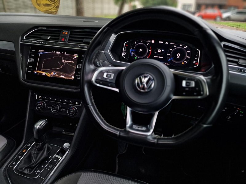 VOLKSWAGEN TIGUAN ALLSPACE