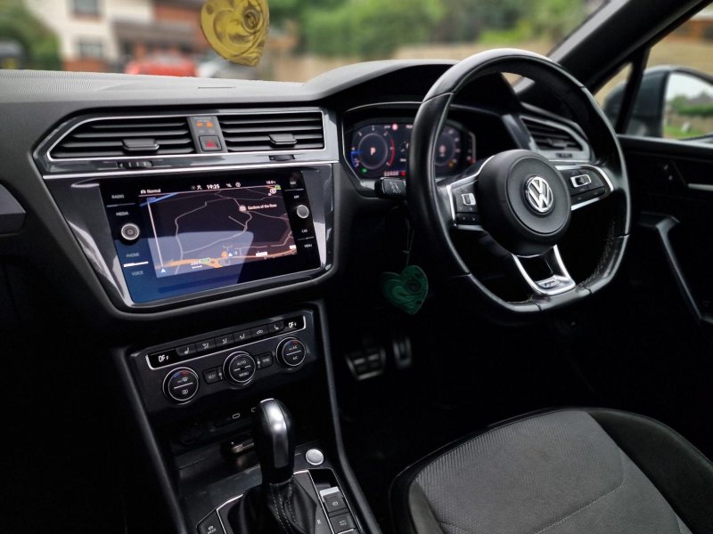 VOLKSWAGEN TIGUAN ALLSPACE