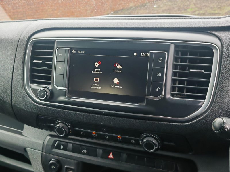 VAUXHALL VIVARO