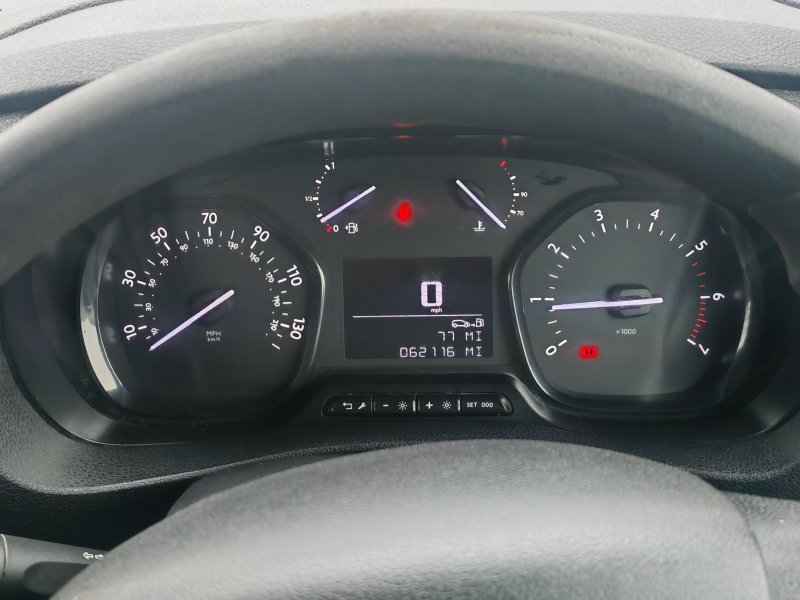VAUXHALL VIVARO