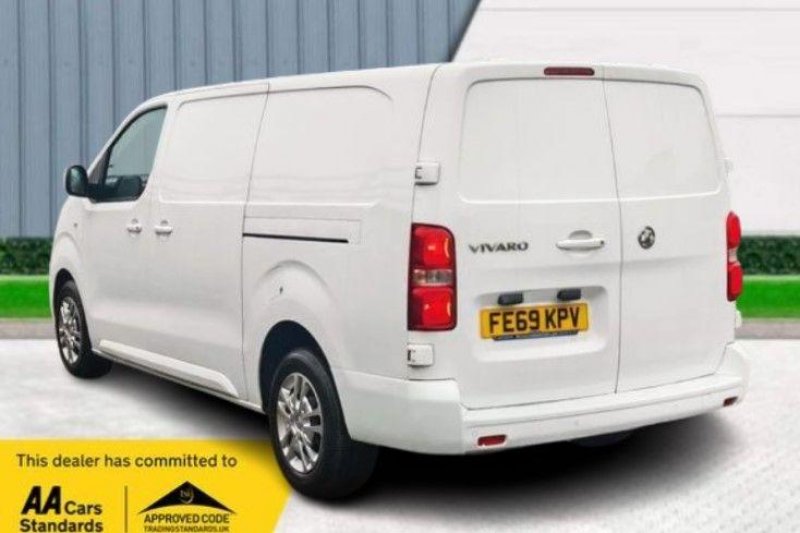 VAUXHALL VIVARO