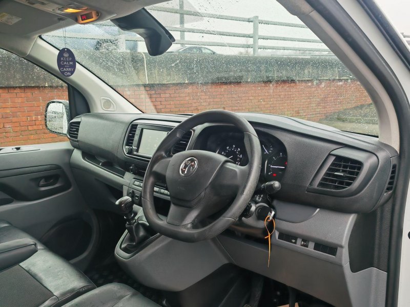 VAUXHALL VIVARO