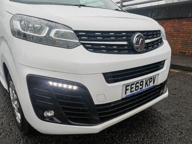 VAUXHALL VIVARO