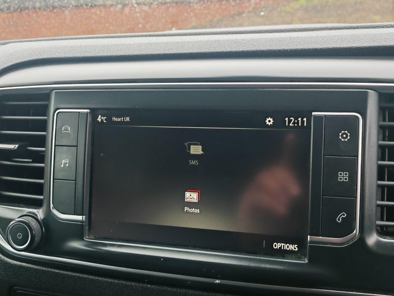 VAUXHALL VIVARO