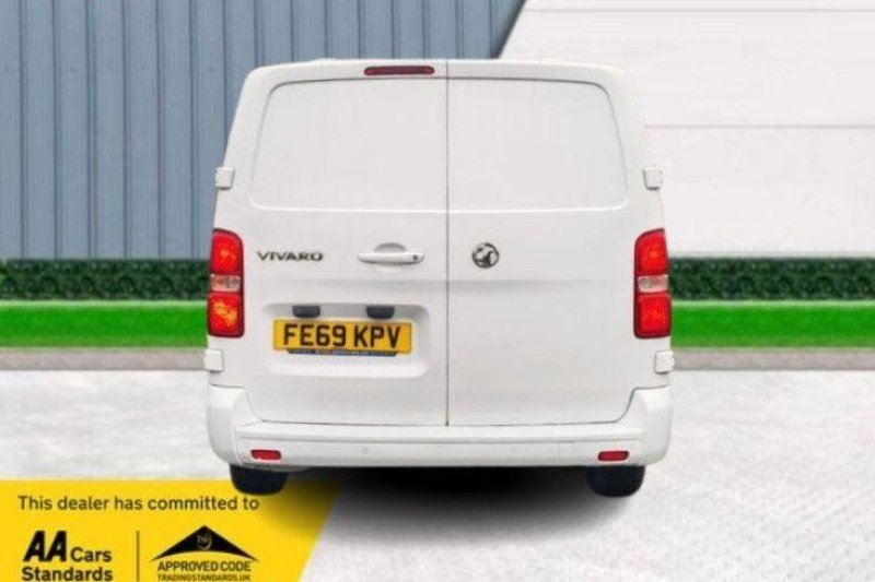 VAUXHALL VIVARO