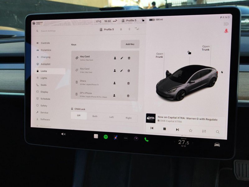 TESLA MODEL 3