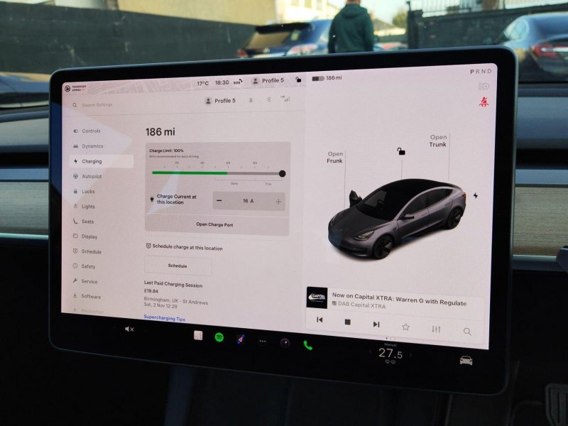 TESLA MODEL 3