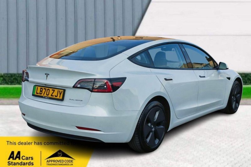 TESLA MODEL 3