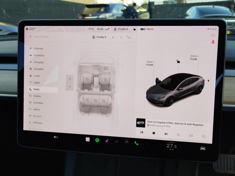 TESLA MODEL 3