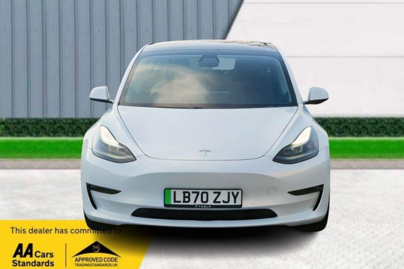 TESLA MODEL 3