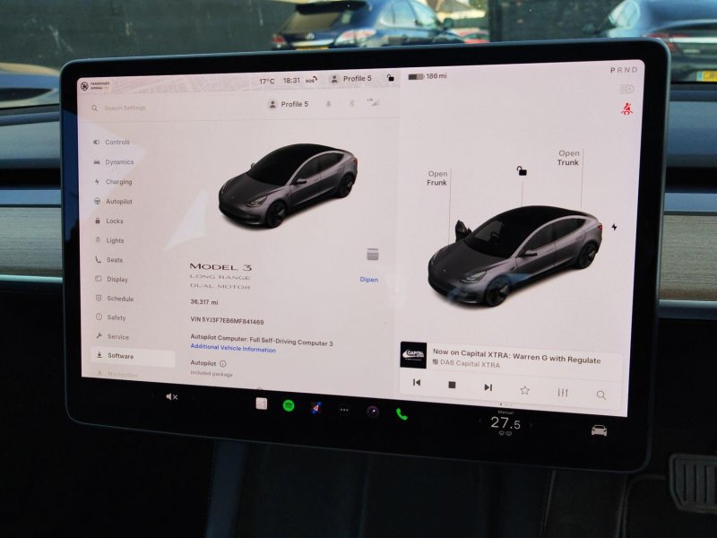 TESLA MODEL 3