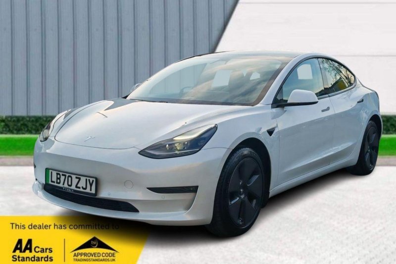 TESLA MODEL 3
