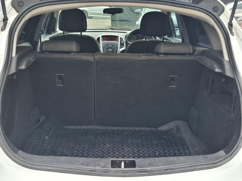VAUXHALL ASTRA