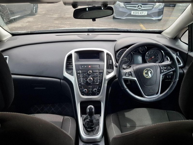 VAUXHALL ASTRA